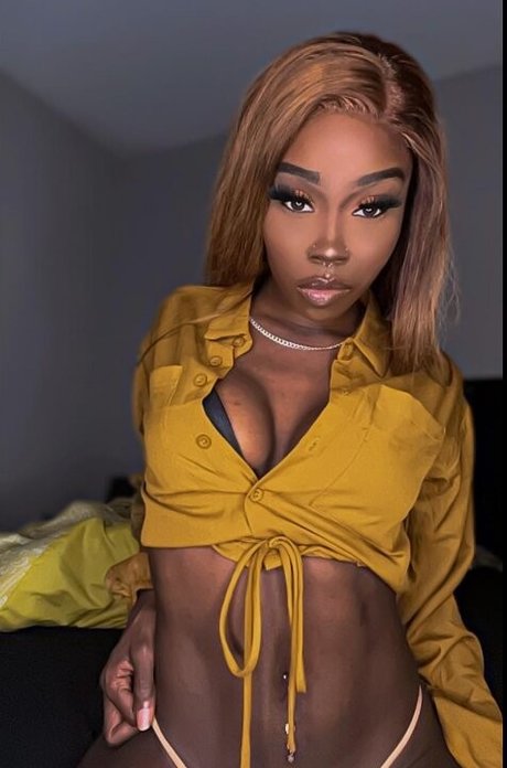 brunette petite onlyfans free xxx pic