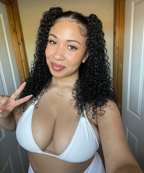 Danielle Ramona porn model pics