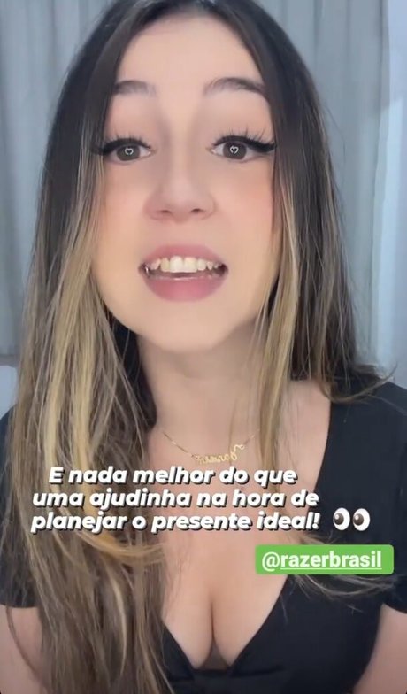 Carolzinha nice model pic