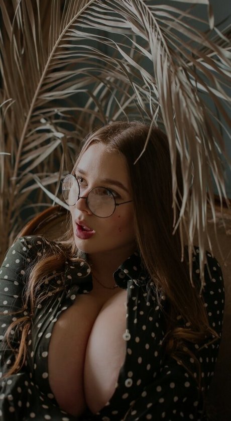 italian milf onlyfans hot nude image