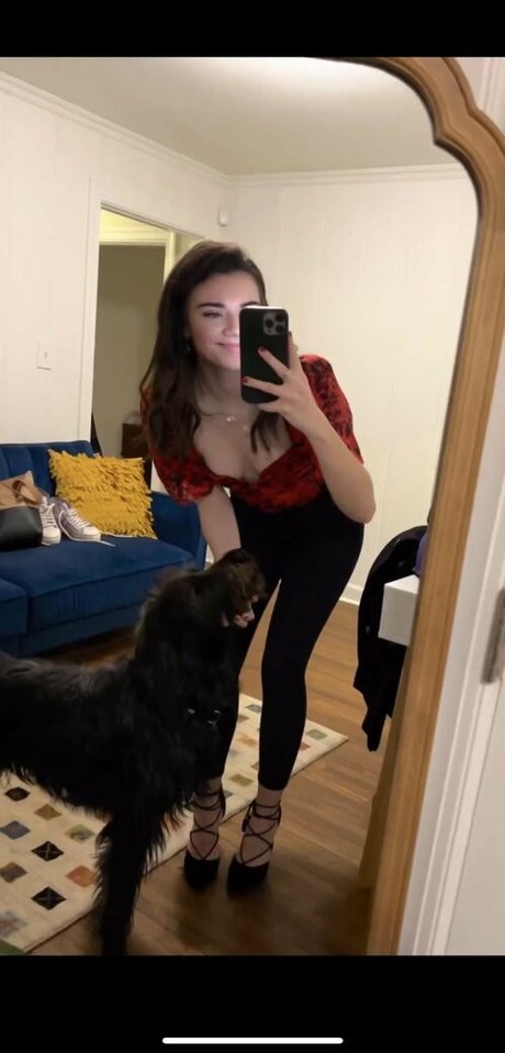 skinny brunette onlyfans sexy nudes gallery