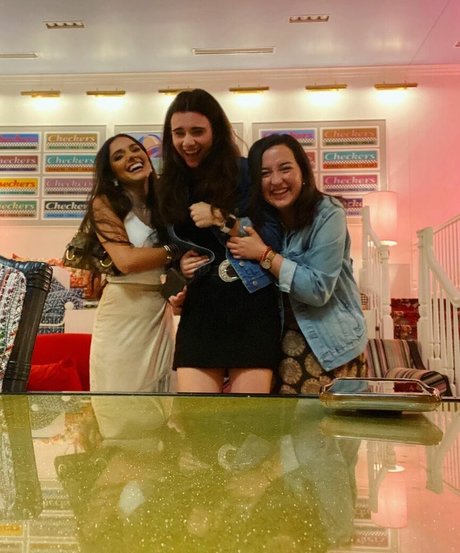 brunette petite onlyfans top images