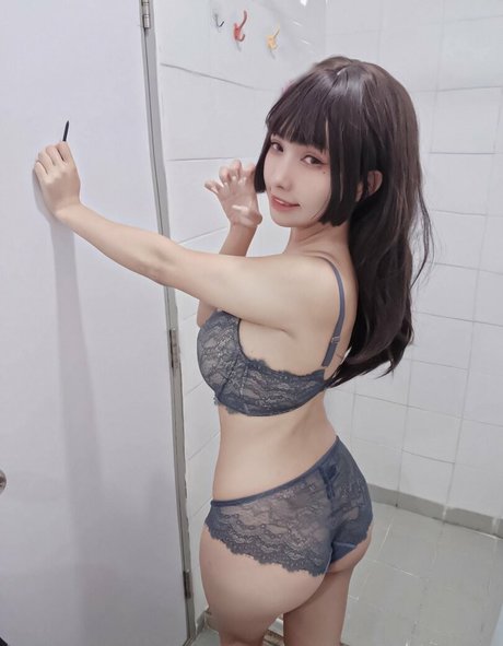 Momocat 0w0 model free gallery