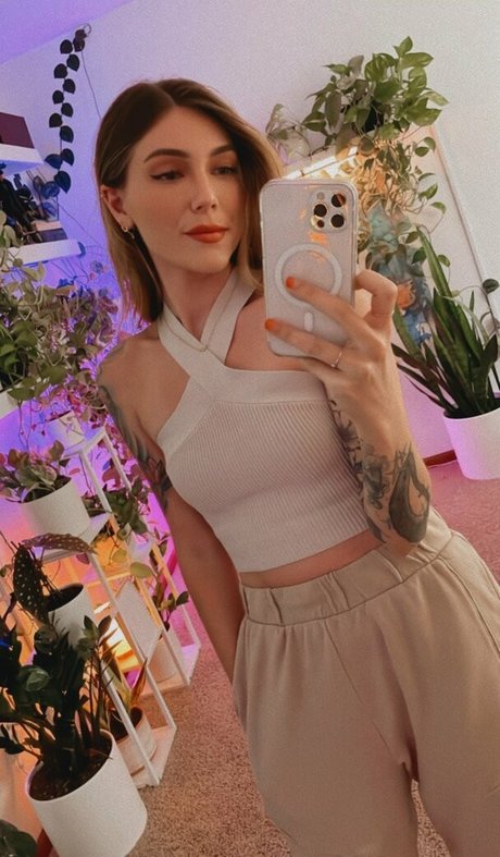 teacher milf onlyfans naked photo