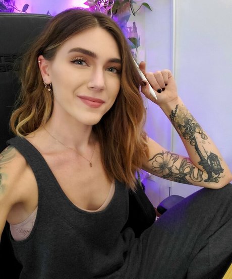 blonde cougar onlyfans perfect pictures