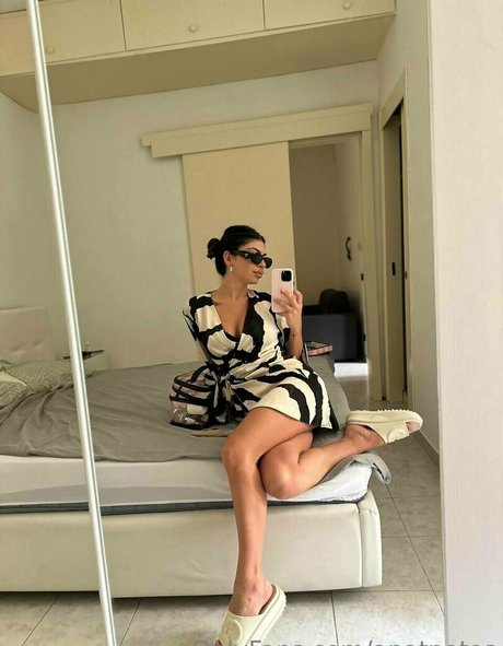 anatpotos art actress archive