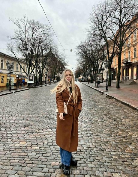 eve tati adult actress img