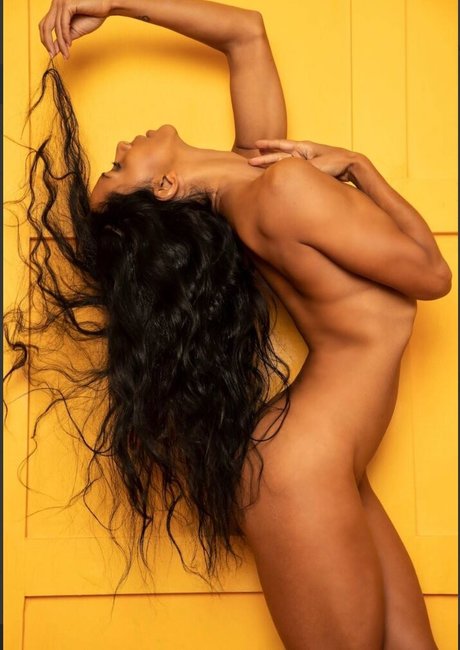 Laetitia Bouffard Roupe hot star pic