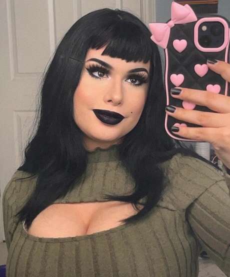 mariana labruja hot model gallery