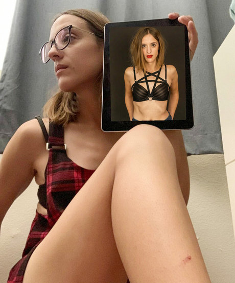 Ashley Victoria Robinson star pictures