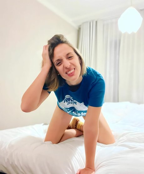 Ashley Victoria Robinson top profile image