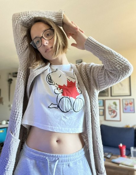 Ashley Victoria Robinson beautiful star picture