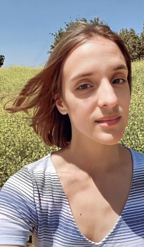 Ashley Victoria Robinson erotic actress images