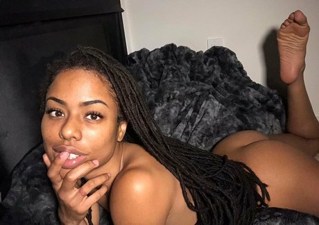 thekiranoir star adult picture