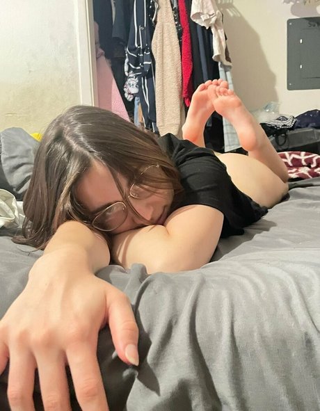 lillylovespenisland hot pornstar images