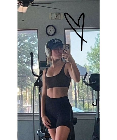 Brec Bassinger star perfect images