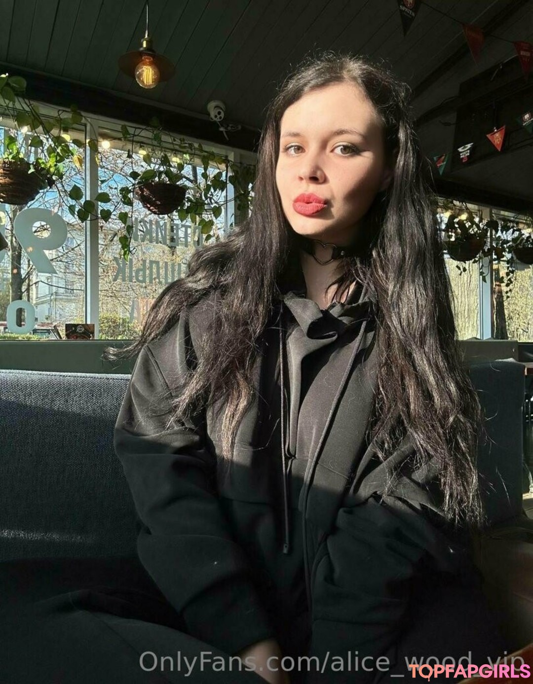 alice wood vip star free images