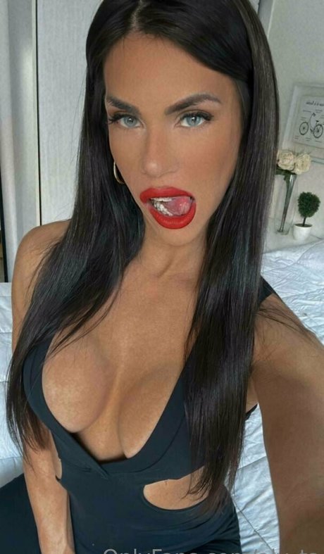 aly ts exclusive model img