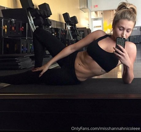 misshannahnicoleee exclusive star photos