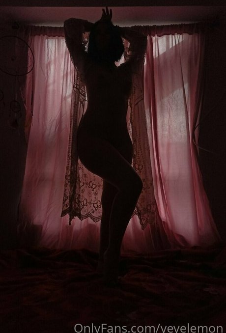 yeyelemon erotic model photo