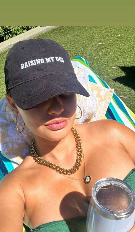 Francia Raisa xxx model picture