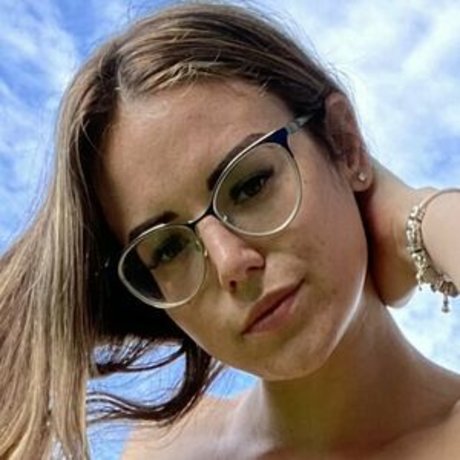 RaeLynch model porn image