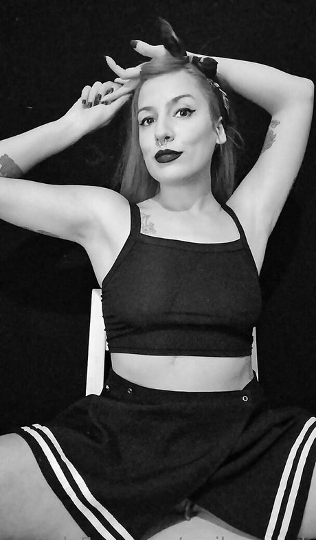 emilypageok model best pic