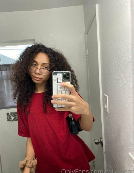 falkybear erotic model img