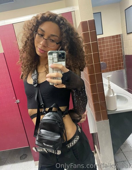 falkybear star nude galleries