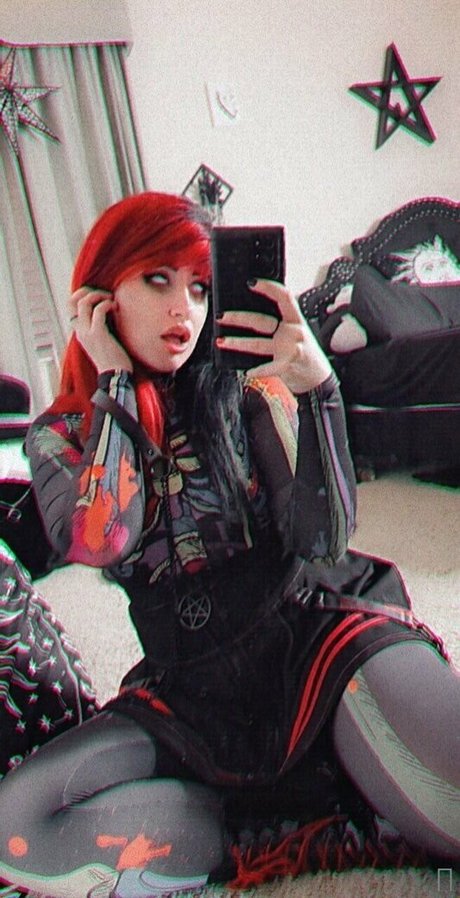 poppycarmine model nudes photo