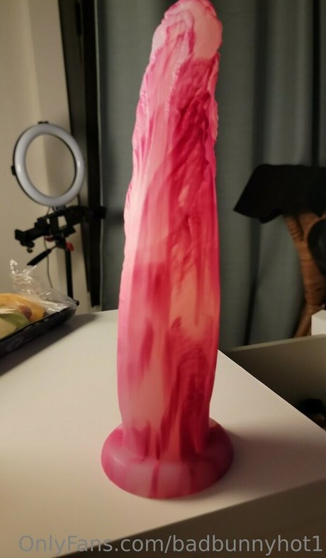 badbunnyhot1 hd star images