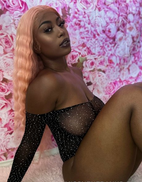 godknowsimbroke nude pornstar photos