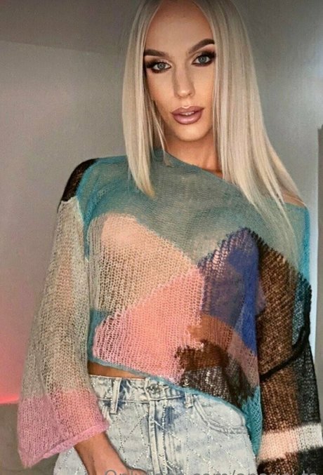 aparisi ts porn model photo