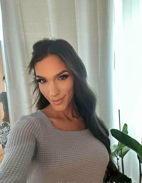 aparisi ts pornstar high quality gallery