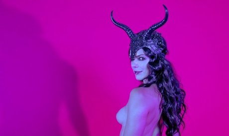 Adrianne Marie Curry top profile image