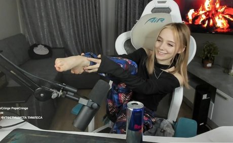 Fasoollka star nude image