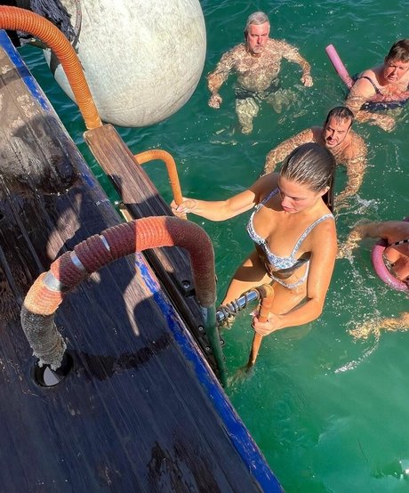 Sylvia Snyders hot star photo