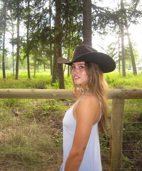 knees onlyfans sexy nude archive