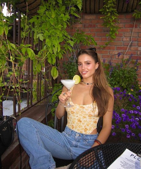 Sylvia Snyders adult model photos