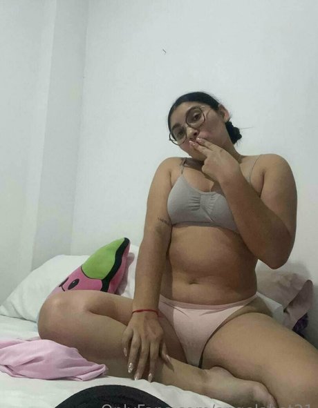 emo girls onlyfans pornographic images