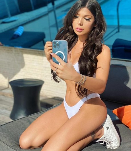 Blaire White free model galleries