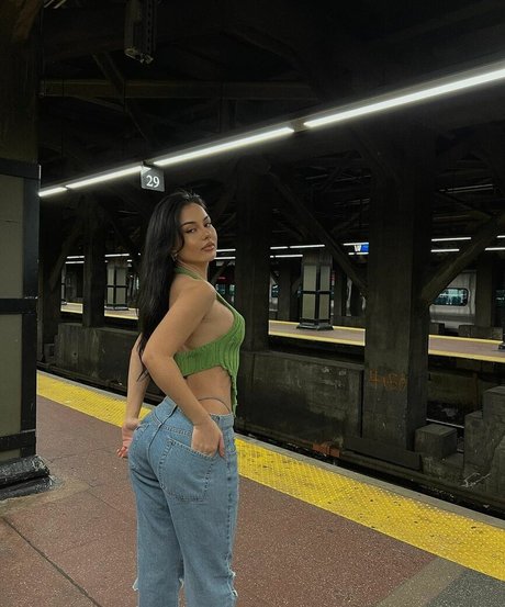 Doina Barbaneagra hd star photo