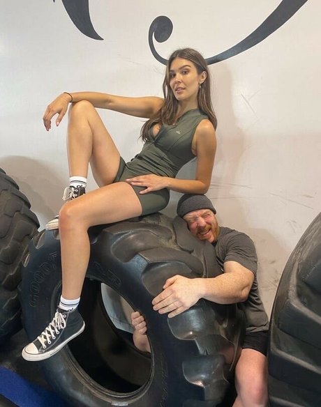 Cathy Kelley art model picture