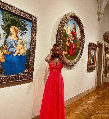 Majormommyissues pornographic model archive