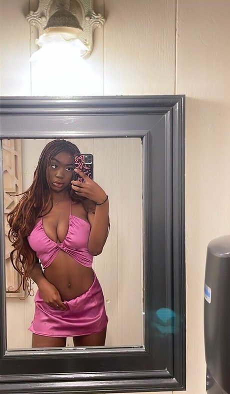 Majormommyissues model sex pic