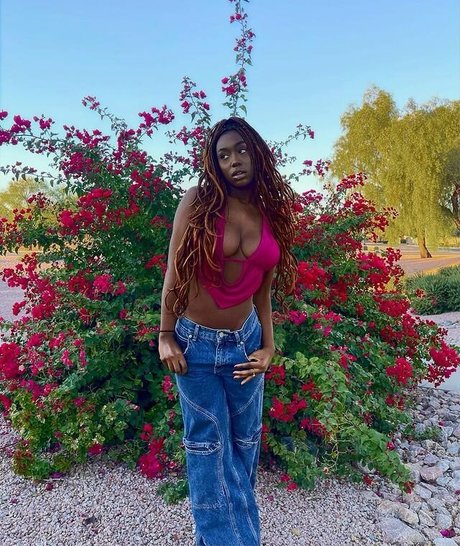 Majormommyissues exclusive actress pic