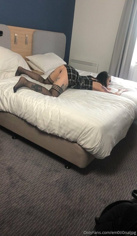 em0ti0naljpg model xxx picture