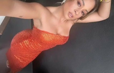 mother daughter onlyfans top img