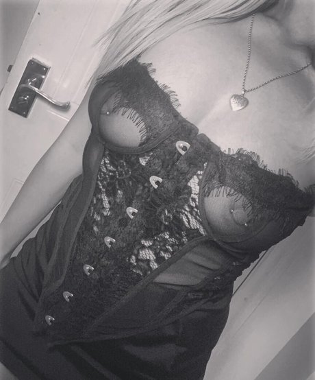 Tegan Tinks high quality star photo