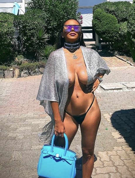 JYoffe143 naked pornstar gallery